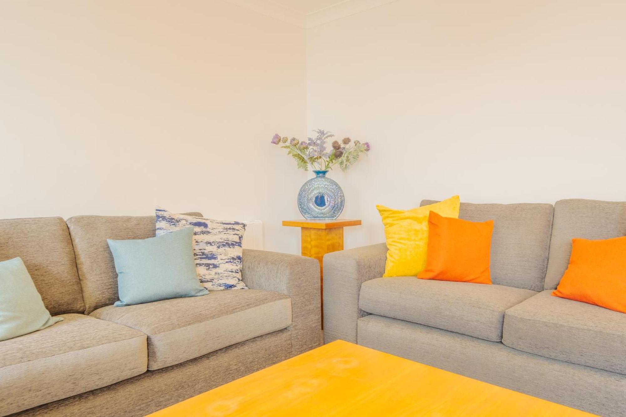 Henrys Apartment, Accommodates 6 Guests *