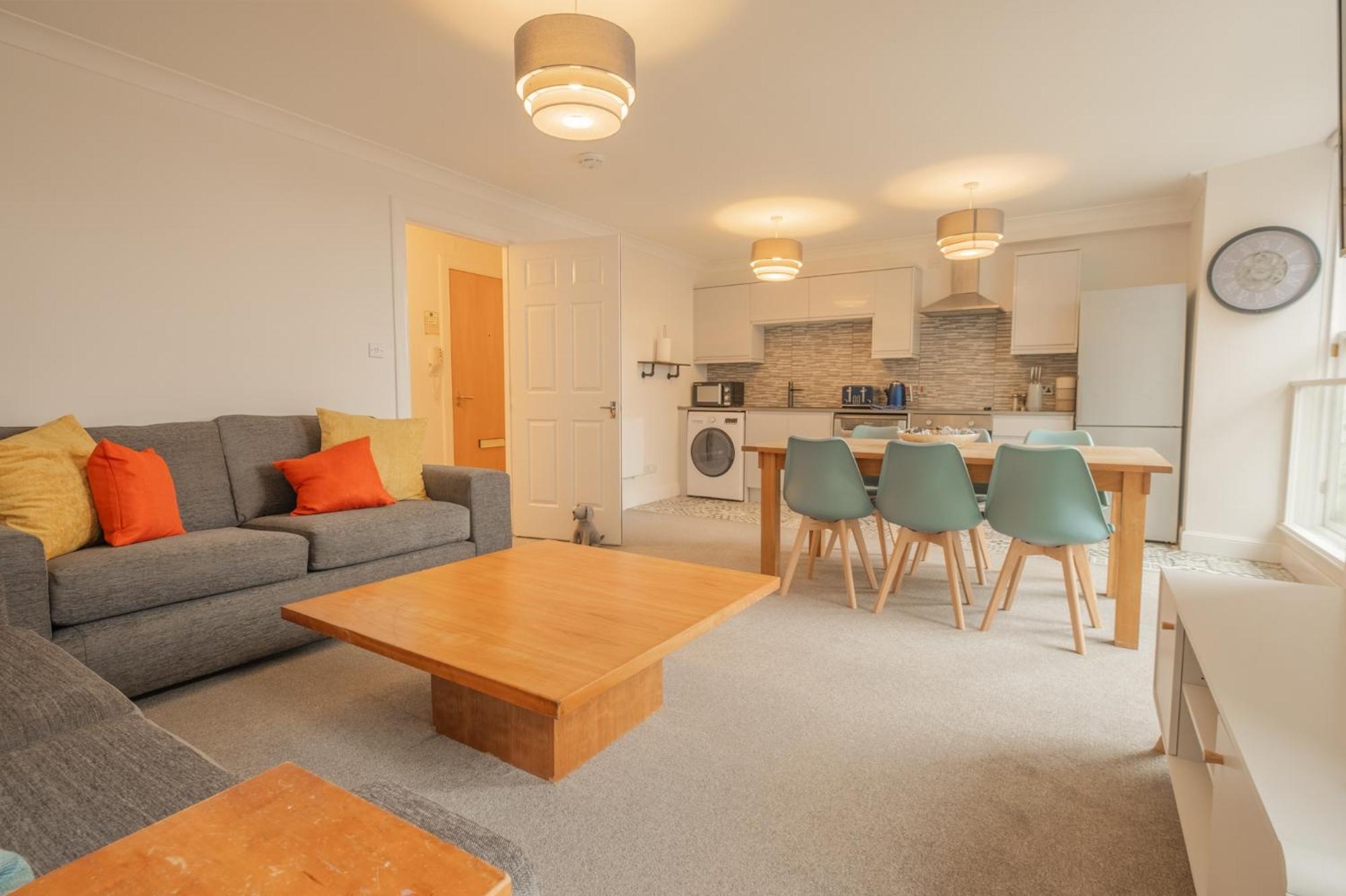 Henrys Apartment, Accommodates 6 Guests
