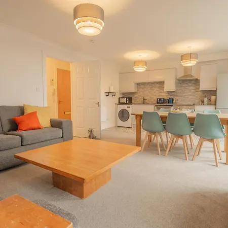 Henrys Apartment, Accommodates 6 Guests Dundee Exterior photo